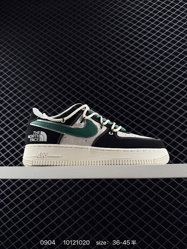 100 ✅耐克Nike AIR FORCE 1‘07空军一号低帮百搭休闲运动板鞋。北面限定柔软、弹性十足的缓震性能和出色的中底设计，横跨复古与现代的外型结合，造就出风靡全球三十多年的Force 1。