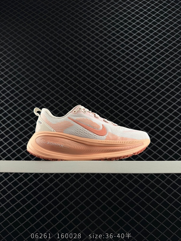 140公司级 Nike Vomero 18 耐克 佛莫罗18代 低帮 白紫粉 时尚舒适防滑耐磨低邦休闲跑步鞋 整体采用工程网眼材质打造，透气性非常好；本次Vomero最大亮点在于中底采用贯穿全掌的