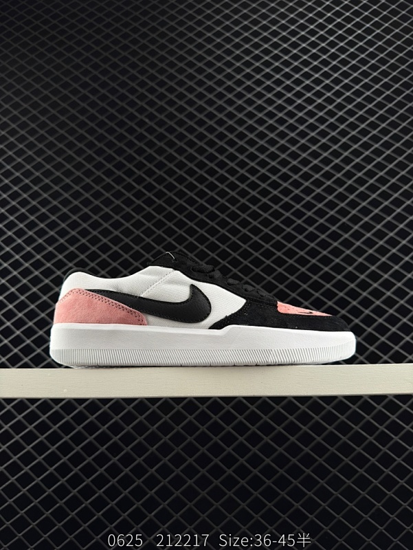 85 耐克Nike SB Force 58是一款将前沿创新带入街头的单品，它具有硫化杯底，具有出色的耐用性和灵活性。使用帆布和绒面革，在饰面上放置通风口，它自始至终都融入了传统篮球风格，此次配色迎入，
