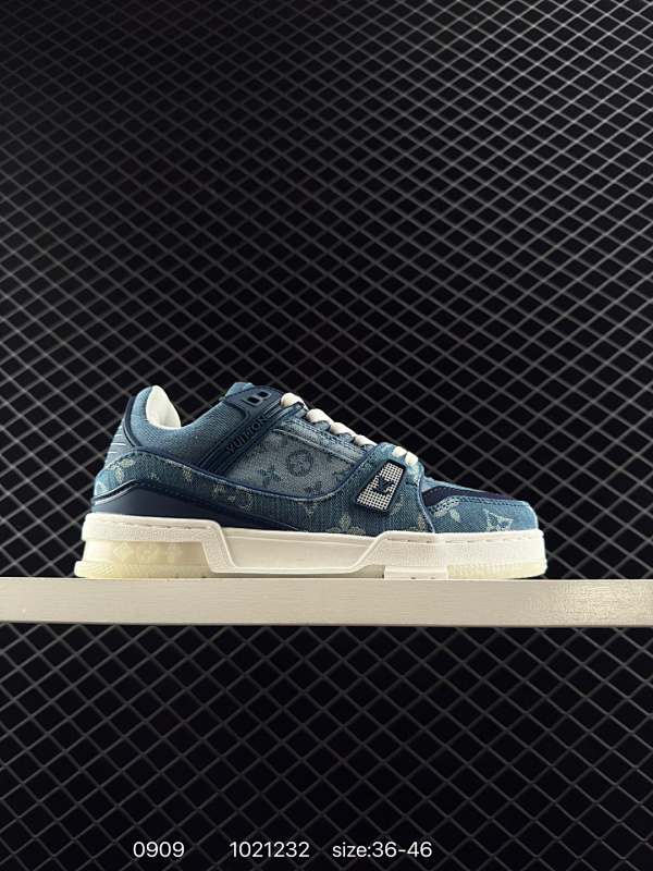 160 LV ARCH LIGHT SNEAKER路易威登板鞋 时尚运动鞋潮厚底增高女鞋。舒适防滑底和百搭性霸屏整个时尚娱乐圈，细节调整完美主义！采用柔软皮革拼接鞋面，独家开模大底， 侧边采用3D