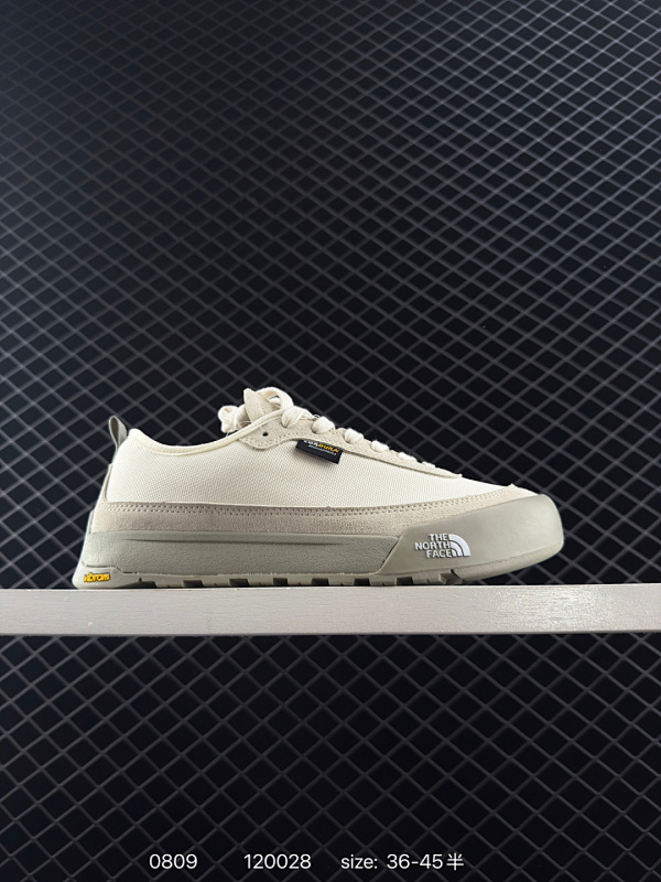 140 The North Face/北面/乐斯菲斯 原楦型开发纸版，采用防剐蹭复合牛津布料组合模塑鞋头橡胶片鞋面材质，中底嵌入EVA缓震组合耐磨锯齿耐磨橡胶大底❗北面机能风鞋太酷了!著名户外品牌-北