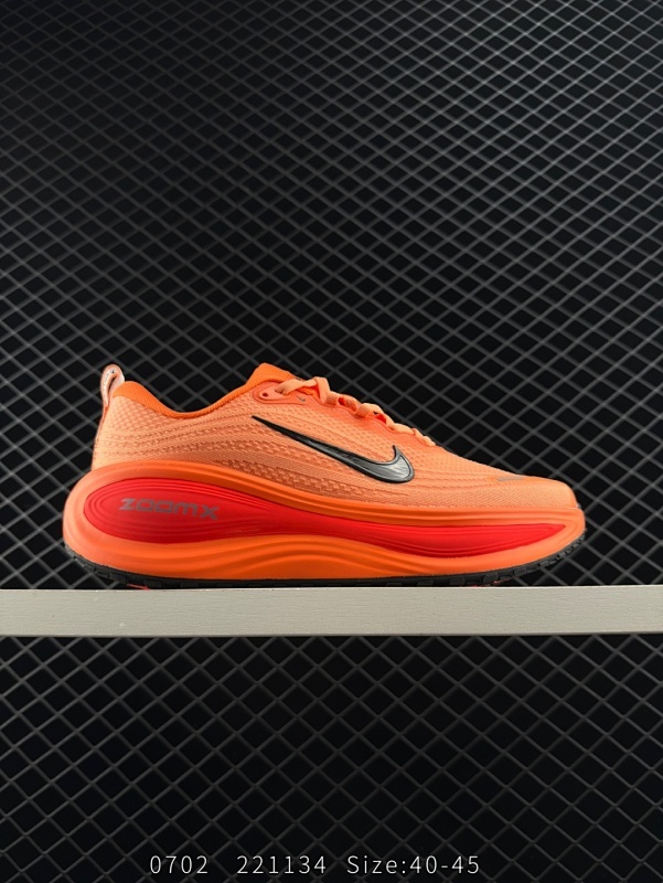 170 Nike VOMERO PLUS轻盈跑鞋 公司级顶级版本 Nike VOMERO 舒适百搭防滑耐磨 低帮 休闲跑步鞋男女同款 货号：HV8150 801 尺码：40-45 编码：221134