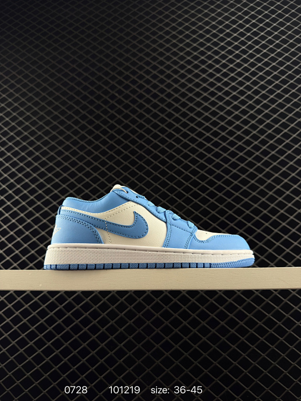 95 耐克 乔丹Air Jordan 1 Low AJ1 乔1 乔丹1代aj1 低帮复古文化休闲运动篮球鞋。从1985 年面世的元年款汲取设计灵感，采用简洁大方的经典外观，熟悉中带一抹新颖。此款运动鞋