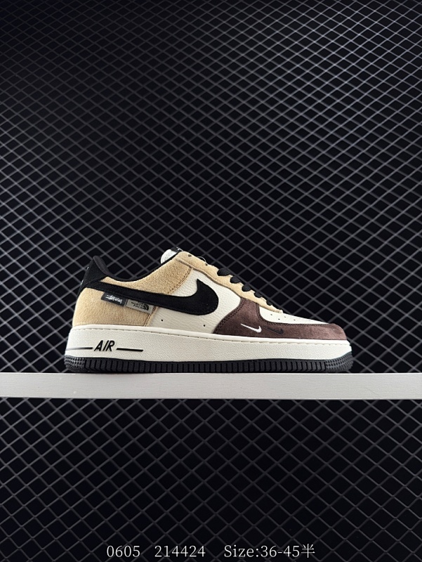 120 耐克 nike Air Force 1 '07 Low 空军一号含气垫 小白鞋 2025年 蛇年新款 北脸北面联名 低帮百搭厚底增高休闲运动板鞋。柔软、弹性十足的缓震性能和出色的中底设计，横跨