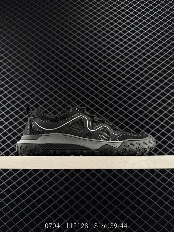 140 2025夏季ECCO爱步 BIOM男士户外凉鞋系列   户外运动 牛皮与网布拼接鞋面 时尚个性 出街有型 直接注塑工艺连接鞋面与鞋底  一体成型 合脚耐穿 创新鞋底  橡胶大底 防滑耐磨 提供