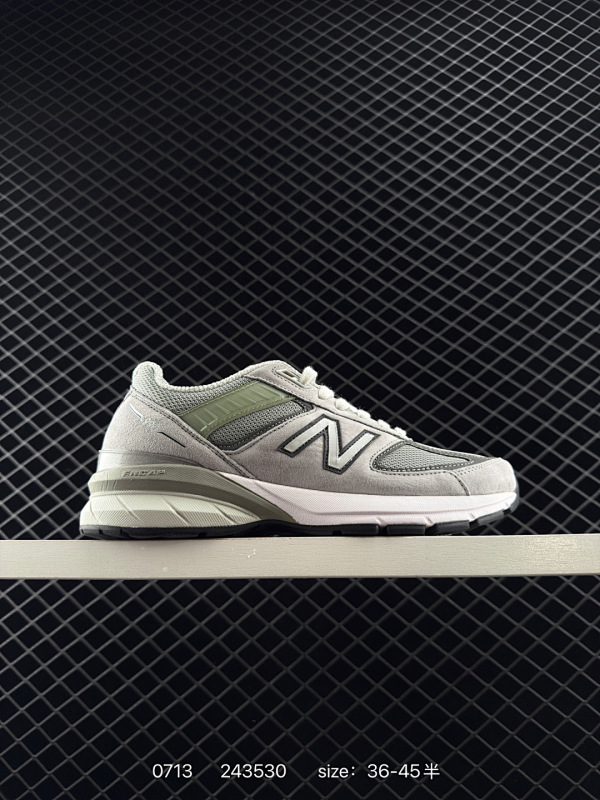 150 【公司级】New Balance 新百伦 NB990 真标带半码 新百伦M990系列 NB经典休闲运动慢跑鞋 简约舒适百搭时尚复古老爹鞋。990系列是New Balance的高端跑鞋，脚感非常