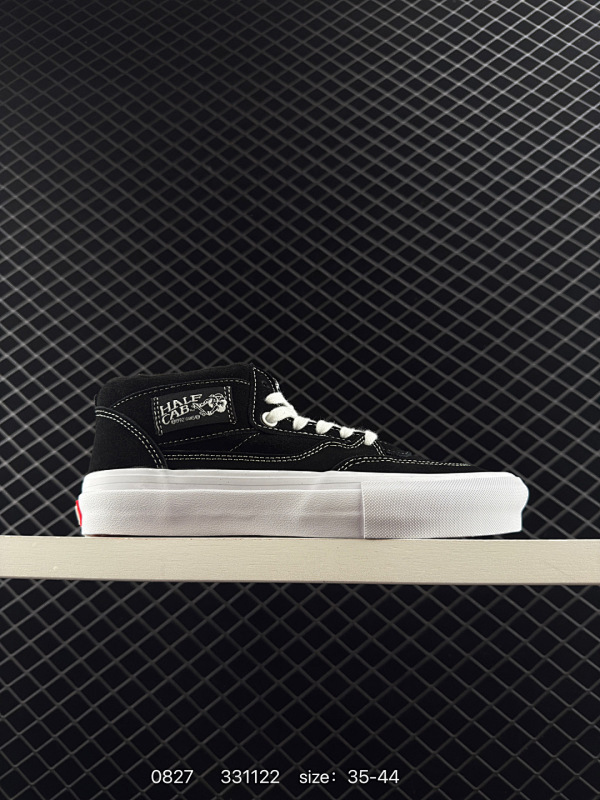 110 Vans Half Cab Pro Skate 帆布 经典款 运动 中帮 板鞋 男女同款 黑白色 尺码：如图 编码：331122  详情          ¥ 110