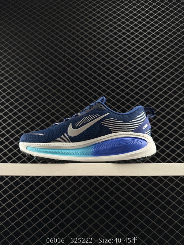 110 ✅Nike VOMERO 18 耐克 舒适减震防滑 低帮跑步鞋 全掌ReactX泡绵中底 前掌和后跟还配备了Air Zoom气垫单元 据说跑起来更快更舒适哦 这次最大的升级点 首次引入了Rea