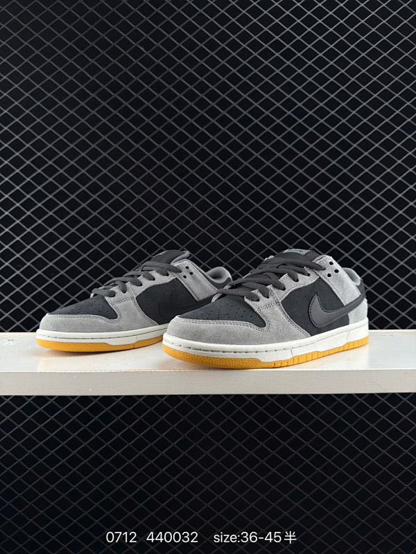 160 耐克NIKE SB Dunk Low ProBlack White扣篮系列高帮休闲运动滑板板鞋“翻毛黑白小广岛”#采用固色翻毛皮组合软质牛剖革鞋面材质#鞋垫嵌EVA缓震物料及Air Zoom气