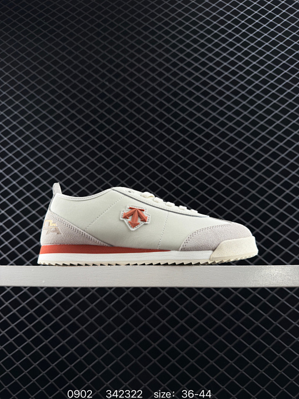 110 DESCENTE迪桑特CHRON系列男女同款CHRON TEMPO REPLICA运动休闲鞋帆布鞋   尺码：36～44 编号：342322  详情       ¥ 110