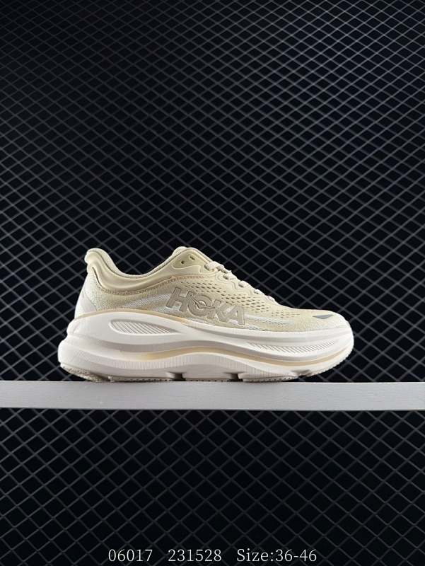 140 小红书推荐HOKA W MACH 6全新配色 这个品牌来自于新西兰的毛利语，HOKA表示大地，ONE ONE表示飞越，连起来就是飞越地平线，ONE ONE不是读作“万万”，正确读法是“欧尼欧尼