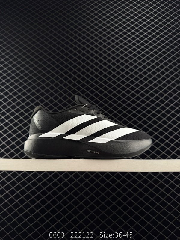 110 Ad Adizero Evo SL M 阿迪超轻透气缓震跑鞋 以令人难以置信的138克重量，刷新了跑鞋轻量化的记录，阿迪在材料科学和工艺技术上的深厚积累。 全新鞋款采用Lightweight