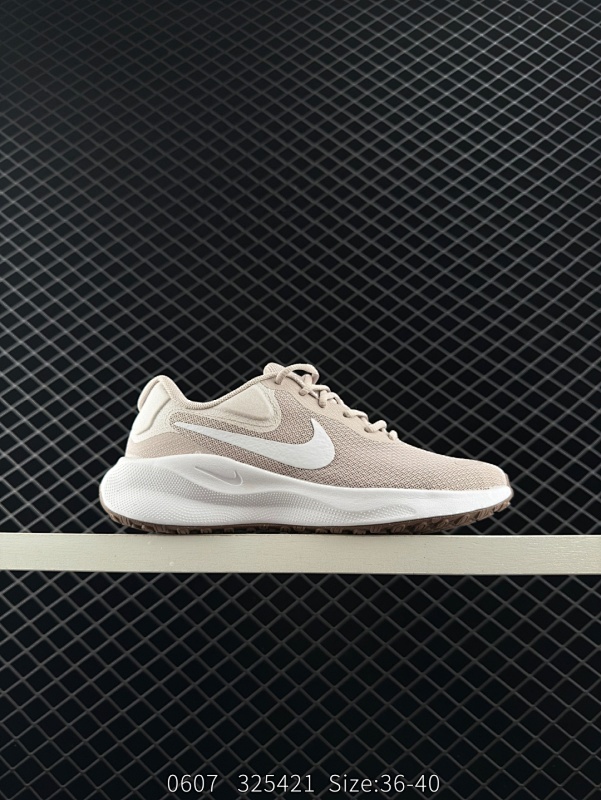 105 公司级✅Nike REVOLUTION 7 WIDE 耐克 透气 低帮 跑步鞋 兼顾迅疾外观和稳固脚感后跟覆面和中足动态支撑巧妙融合 缔造稳定顺畅的迈步体验 货号：FB2208-007 尺码：
