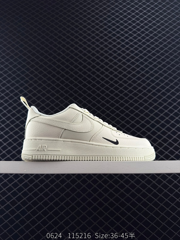 80 ✅耐克Nike Air Force 1“07空军一号低帮百搭休闲运动板鞋。柔软、弹性十足的缓震性能和出色的中底设计，横跨复古与现代的外型结合，造就出风靡全球三十多年的Force 1。 货号：FZ