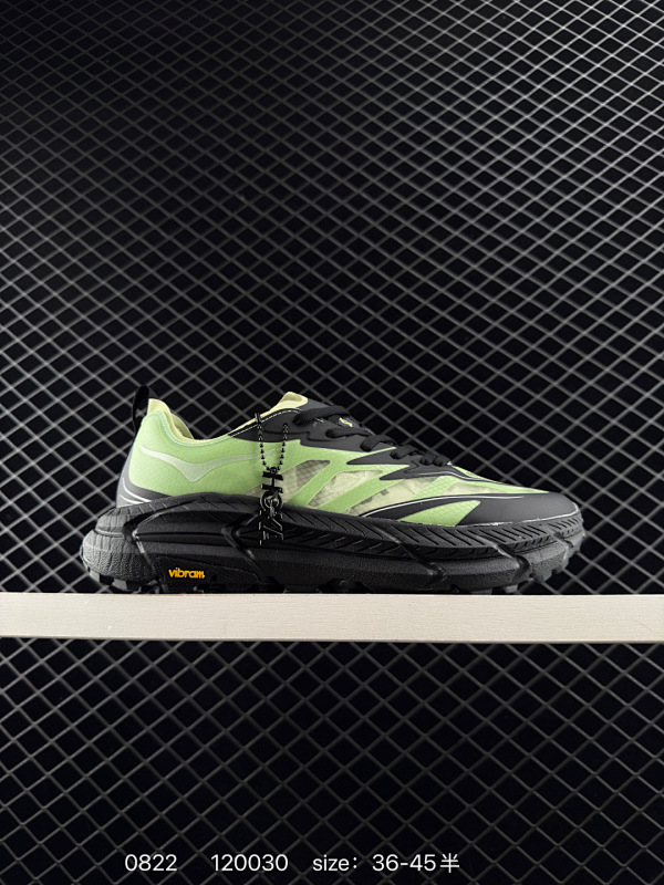150 HOKA/霍卡 男女鞋真标半码制，升级原楦原纸版开发版型，采用热熔工艺网织布鞋面材质，轻量化材料高弹力泡棉升级中底，内嵌欧索莱EVA混合(再生)鞋垫，外置耐磨防滑橡胶模块❗️便于运动的功能性鞋