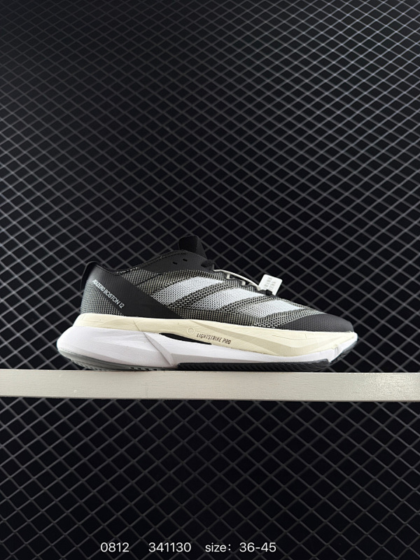 150 Adidas Adizero Boston 12 夏季透气网眼竞速跑鞋Boost 缓震底 后跟加厚 呵护脚后跟 立体保护软绵鞋口 轻松穿脱不磨脚 安全防撞包裹鞋头 符合人体结构 精心设计 行走