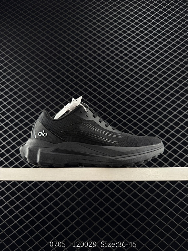 140 alo25ss 春夏新款 拼色小白鞋厚底舒适休闲款 alo比耐克更懂女生！上脚超级百搭！而且超级舒适！是厚底款但是上脚一点都不沉重！ 非常轻便！套上袜套搭配更好看！而且还是明星同款推荐～上脚增