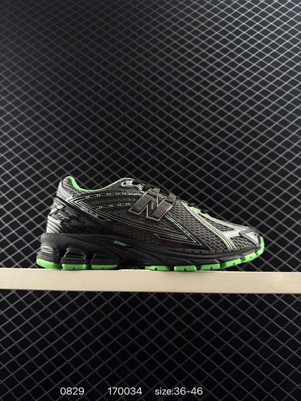 170 New Balance M1906RI NB宝藏老爹鞋款，复古元素叠加，质感超级棒，楦版型材料细节做工精细，货如实拍图 作为NB最经典的档案鞋型之一，与2002一样，1906有着NB最成熟的技