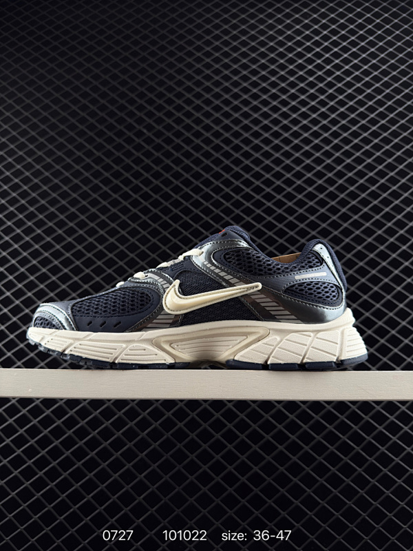 110 耐克Nike Zoom Vomero 5 马拉松复古跑五代休闲运动慢跑鞋 采用环保纤维革饰片组合网眼布鞋面材质 升级正确后跟TPU加固 耐弯折热塑框架支撑鞋身 中底搭载EVA轻量缓震 货号:I