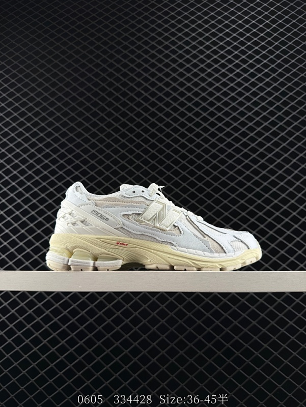 140 New Balance M1906系列 复古单品宝藏老爹鞋款 公司级 复古元素叠加 质感超级棒 楦版型材料细节做工精细 作为NB最经典的档案鞋型之一 与2002一样，1906有着NB最成熟的技
