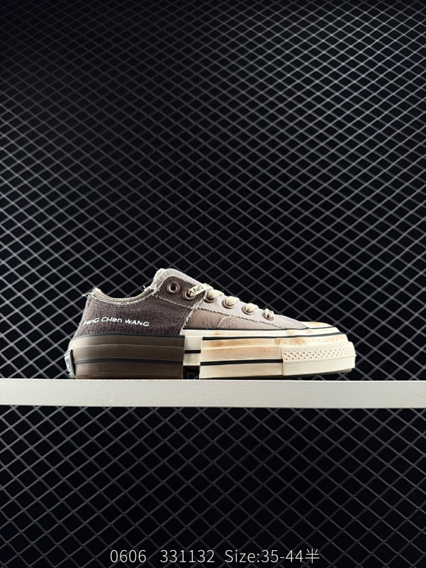 160 与庆怜 Caelan，以瓷相逢  先锋设计师@王逢陈FengChenWang 以瓷器裂变为灵感，打造全新匡威2-in-1鞋款 Converse x @FengChenWang  当陶土在窑火中