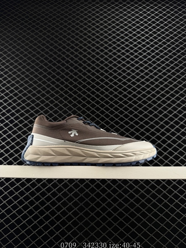 150 公司级✅迪桑特DESCENTE TERRAIND 舒适柔软 防滑耐磨低帮 登山鞋 货号:SQ323LCR92 尺码:40 40.5 41 42 42 43 44 45   编码：342330