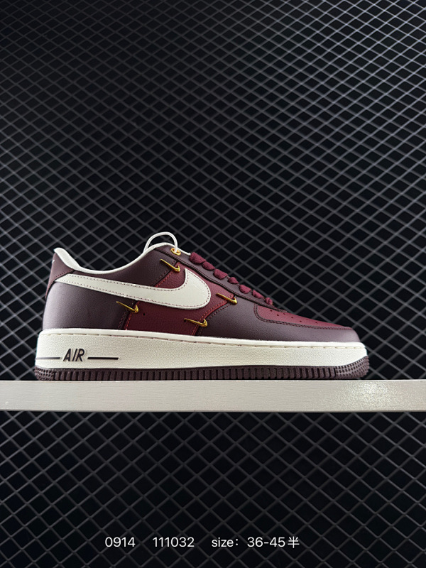 160 公司级✅耐克Nike AIR FORCE 1’07空军一号低帮百搭休闲运动板鞋。柔软、弹性十足的缓震性能和出色的中底设计，横跨复古与现代的外型结合，造就出风靡全球三十多年的Force 1。货号