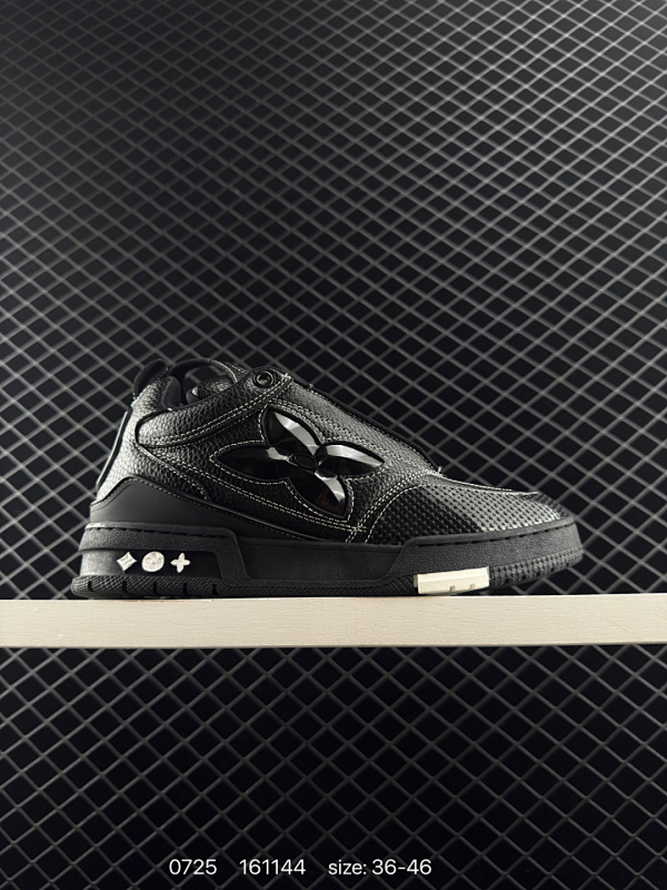 220 LOUIS VUITTON Skate 圆头系带 低帮 板鞋 男款 黑色 尺码：如图 编码：161144  详情          ¥ 220