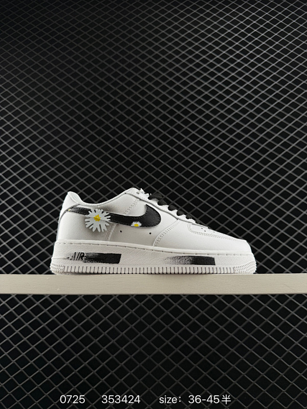 120 耐克Nike Air Force 1 Low 空军一号低帮百搭休闲运动板鞋 柔软、弹性十足的缓震性能和出色的中底设计，横跨复古与现代的外型结合，造就出风靡全球三十多年的Force 1，直到今天