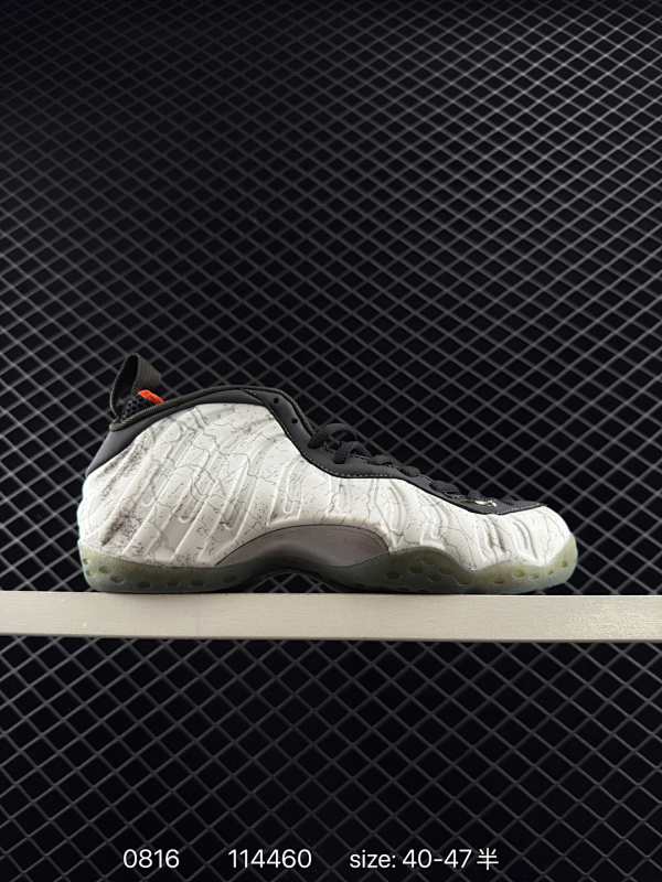 300 TEKKEN 8 x Nike Air Foamposite One Premium “Jin Kazama”“铁拳喷泡” 广东工坊出品 性价比天花板  整双鞋延续当年的发泡材质打造 搭配标志