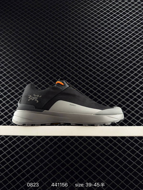 280  原楦原纸版开发版型，采用一体成型热熔鞋面材质，搭载85%压缩EVA缓震中底技术，外置vibram黄金耐磨锯齿外底❗️越野徒步+日常通勤两不误！加拿大户外服饰品牌/始祖鸟·Arc teryx