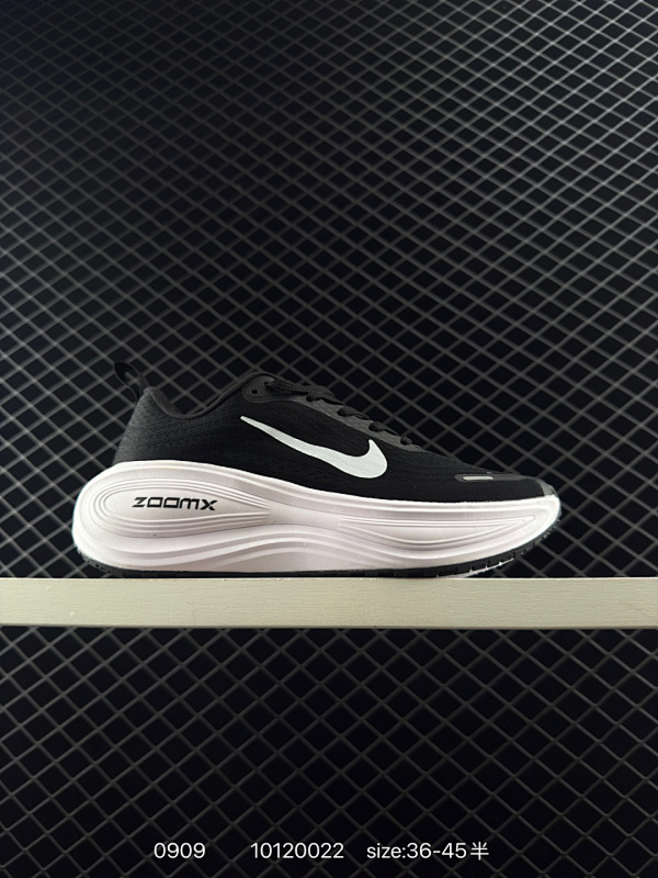 110 公司级✅Nike VOMERO PLUS 耐克 舒适减震防滑 低帮跑步鞋 全掌ReactX泡绵中底 前掌和后跟还配备了Air Zoom气垫单元 据说跑起来更快更舒适哦 这次最大的升级点 首次引