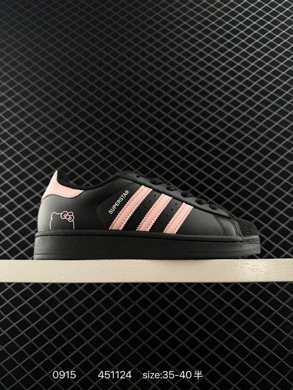 120 头层带半码 Adidas Original Superstar 2 阿迪达斯 低帮 黑白 男女同款 贝壳头防滑耐磨轻便低邦休闲板鞋 保留了鞋身整体采用黑色皮革打造，搭配经典黑色贝壳头，独特且辨