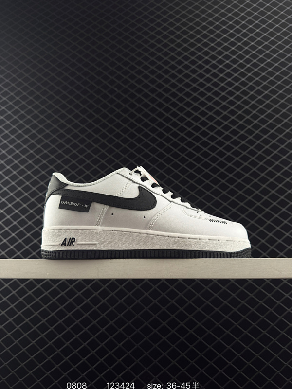 120 公司级 ✅耐克Nike AIR FORCE 1‘07 空军一号低帮百搭休闲运动板鞋。柔软、弹性十足的缓震性能和出色的中底设计，横跨复古与现代的外型结合，造就出风靡全球三十多年的Force 1。