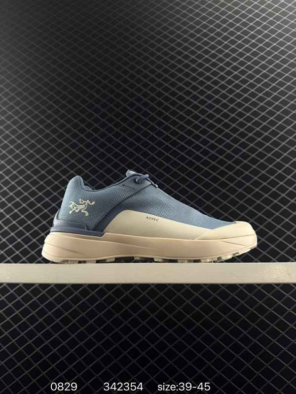 270  男女鞋原楦原纸版开发版型，采用编织尼龙面料鞋面材质，搭载压缩EVA缓震中底技术，外置vibram黄金耐磨锯齿外底❗️越野徒步+日常通勤两不误！加拿大户外服饰品牌/始祖鸟·Arc"teryx