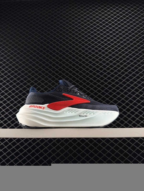 140 Brooks 布鲁克斯Glycerin Max 超级甘油 厚底马拉松缓震跑鞋 该鞋以厚实的中底和高分子注氮技术为特点 提供极致的缓震性能 鞋面柔软厚实 具有良好的包裹性能和散热性能 大底设计简