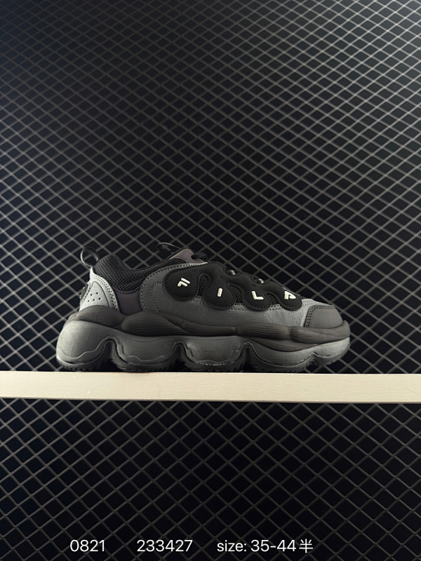 135 ✅FILA斐乐 PEASE 豌豆鞋 时尚舒适百搭 防滑耐磨 低帮生活休闲鞋 鞋面设计理念源自于历史篮球鞋款 SMASH 从其复古鞋面提炼元素 结合板鞋鞋底做现代拼接的混搭风格设计 鞋侧身的TP