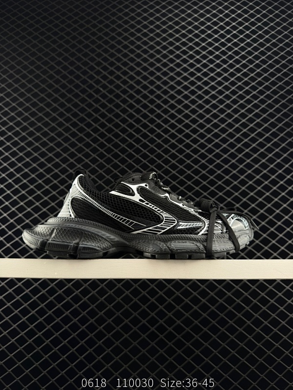 150 Balenciaga Phantom Sneaker 巴黎世家 巴黎世家3XL全新十代潮流跑鞋 增加全新设计 在延续 Track Trainer 户外轮廓和复杂鞋面结构的同时，更具复古风格 货