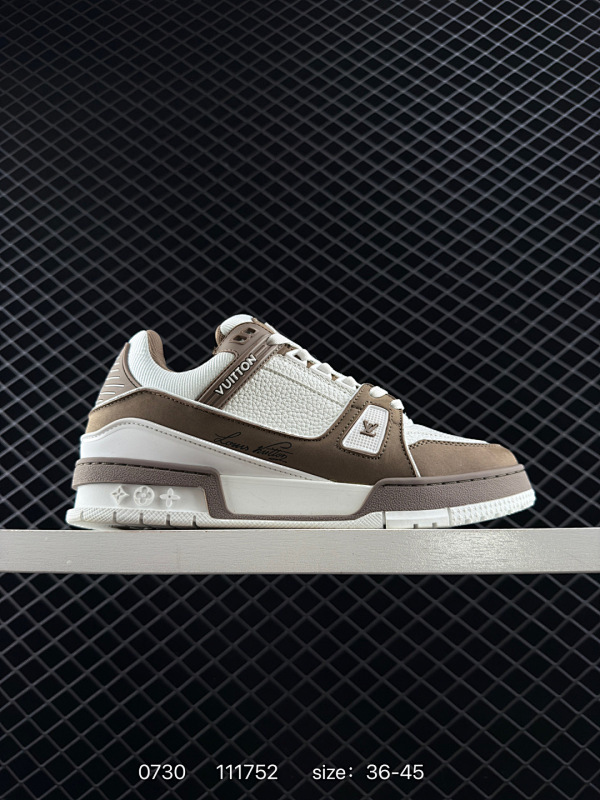 260 公司级✅Louis Vuitton Trainer Sneaker Low 全新 LV 路易威登 休闲运动文化百搭板鞋 ！ 编码：111752  Size:36～45  详情