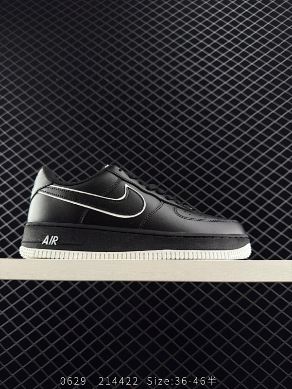 110 耐克Nike Air Force 1 Low 空军一号低帮百搭休闲运动板鞋 柔软、弹性十足的缓震性能和出色的中底设计，横跨复古与现代的外型结合，造就出风靡全球三十多年的Force 1，直到今天