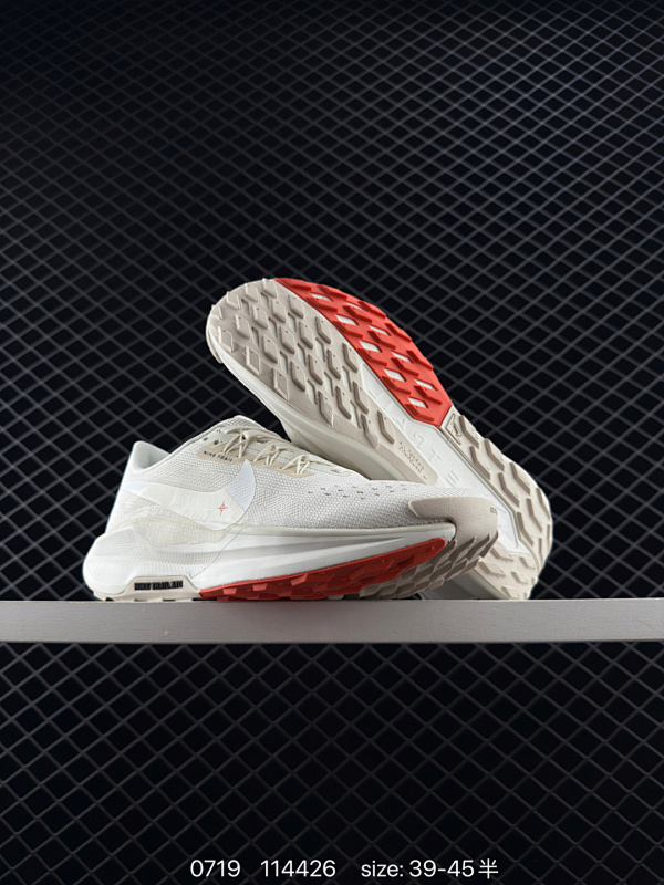 130 公司级✅Nike REACTX PEGASUS TRAIL 5 Next Nature 越野跑步鞋 登月兼顾迅疾外观和稳固脚感  后跟覆面和中足动态支撑巧妙融合  缔造稳定顺畅的迈步体验