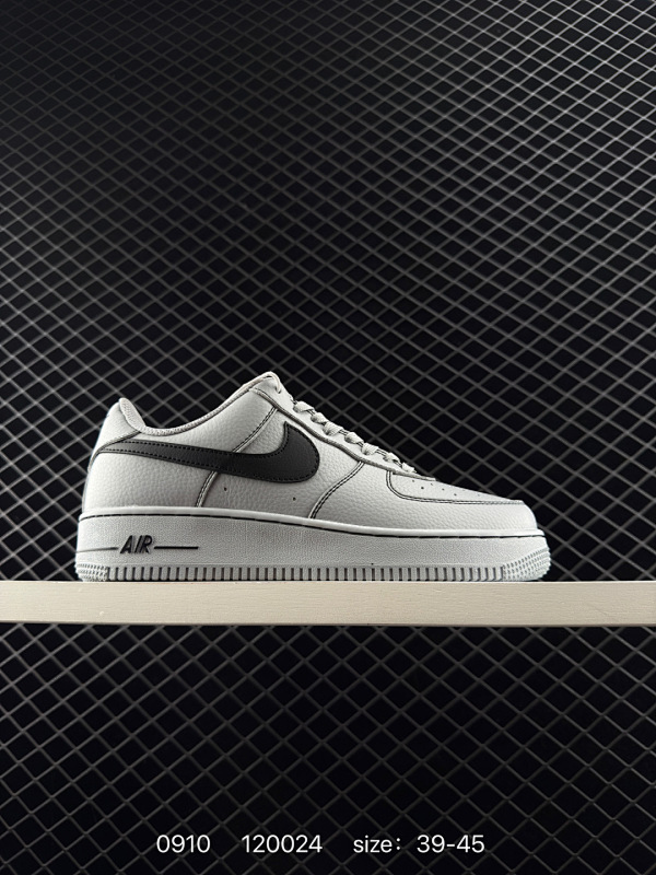 120 耐克Nike Air Force 1 Low 空军一号低帮百搭休闲运动板鞋 柔软、弹性十足的缓震性能和出色的中底设计，横跨复古与现代的外型结合，造就出风靡全球三十多年的Force 1，直到今天