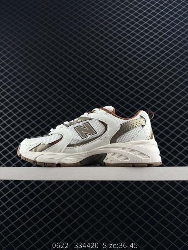 100 新百伦 New Balance 530 复古跑鞋 小红书爆款 官网售罄这双鞋确实是NB家经典复古款式之一，以全新科技诠释，成功打造530鞋款，鞋面在保持530基本线条和片层结构的同时，采用更为