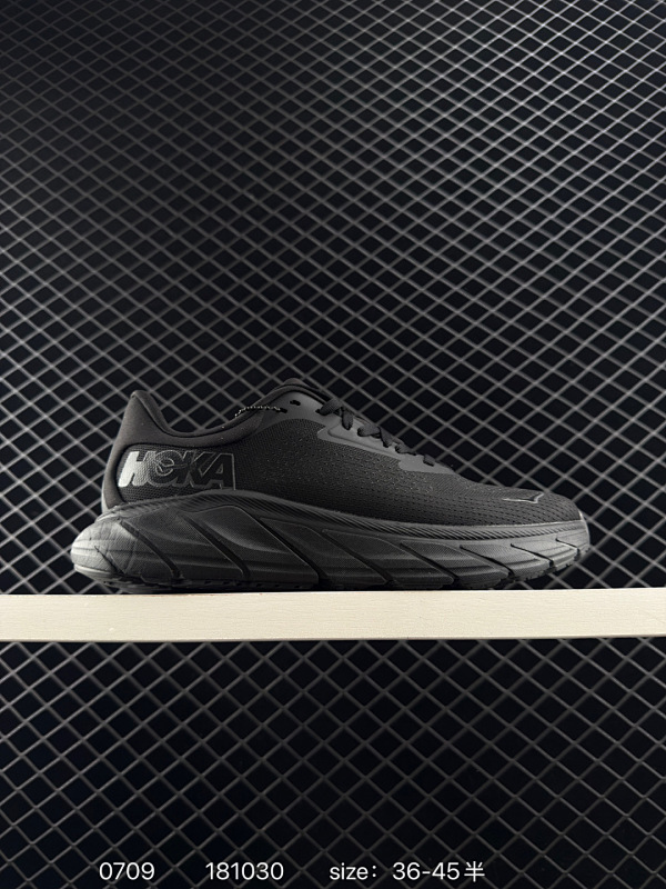 150 公司级✅小红书推荐HOKA W BONDI 7 M ARAHI 7全新配色 这个品牌来自于新西兰的毛利语，HOKA表示大地，ONE ONE表示飞越，连起来就是飞越地平线，ONE ONE不是读作