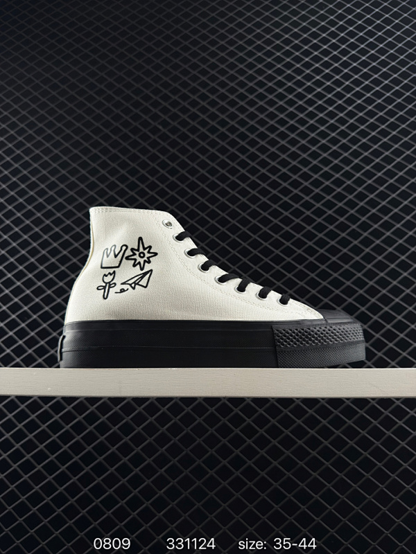 120 【王源演唱会同款】匡威厚底增高白黑帆布鞋！ Converse All Star  Lift经典厚底增高米白黑底高帮皇冠纸飞机印花帆布鞋 王源亲自参与设计的匡威王源联名款系列。演唱会炸街