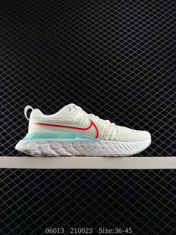 125 Nike Zoom React Infinity Run Fk 2耐克马拉松机能风格运动鞋  实拍首发 鞋款搭载柔软泡绵 在运动中为你塑就缓震脚感 设计灵感源自日常跑步者 提供稳固支撑力和非凡