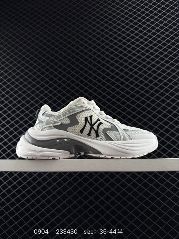 150 MLB WINNER CHUNKY NB 纽约洋基队 潮流时尚厚底运动鞋  张凌赫同款 出游大胆穿 上镜C位密码 以复古基调书写千禧美学 融合现代机能元素风格重塑经典老爹鞋 厚底设计轻盈增高放