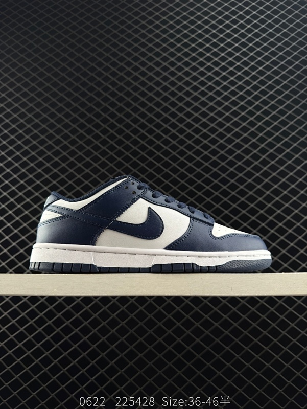 140 ✅耐克NIKE DUNK LOW 扣篮系列 复古低帮休闲运动滑板板鞋 采用脚感柔软舒适ZoomAir气垫 有效吸收滑板等极限运动在落地时带来的冲击力 为街头运动者们提供更好的保护 货号：HF5