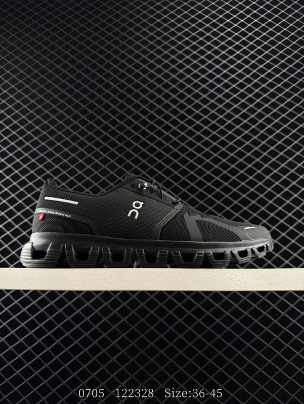 140 公司级✅On昂跑 Cloud 6 轻量运动休闲鞋  轻量透气的工程网格结合环保人造麂皮 衬托出活力醒目的视觉效果 饰有品牌Logo的TPU鞋带扣 让系带方式别具一格  是日常穿搭旅行和城市探索