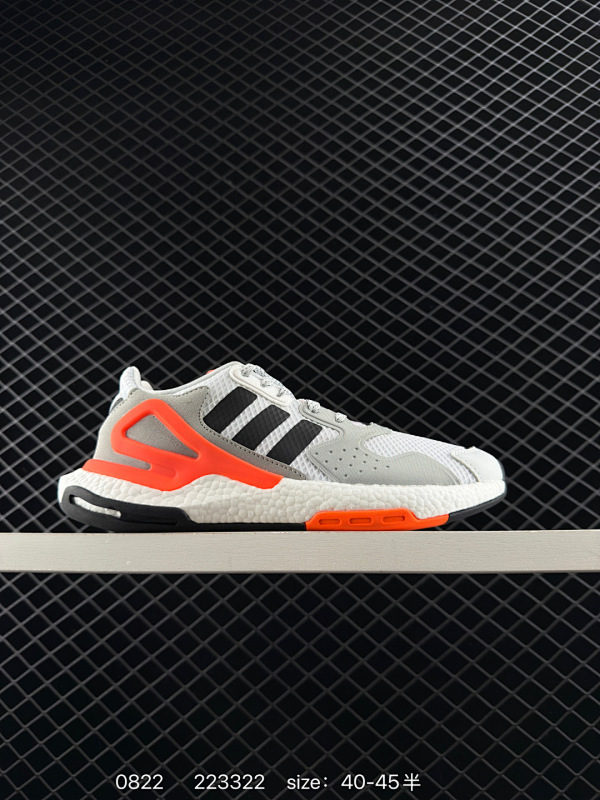 110 阿迪达斯Adidas三叶草 Originals Day Jogger 夜行者系列高弹复古休闲运动跑鞋 原楦型数据开发纸版 网材鞋面搭配合成绒面革饰面 中底嵌入全掌Boost爆米花缓震颗粒材质,